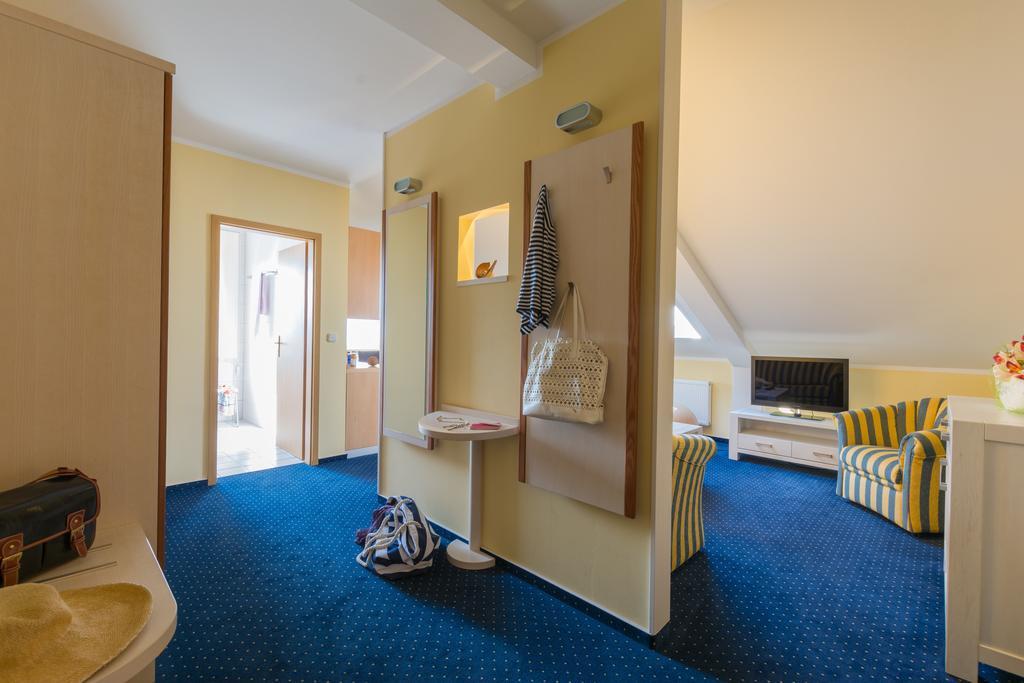 Haffidyll Garni Hotell Rerik Exteriör bild
